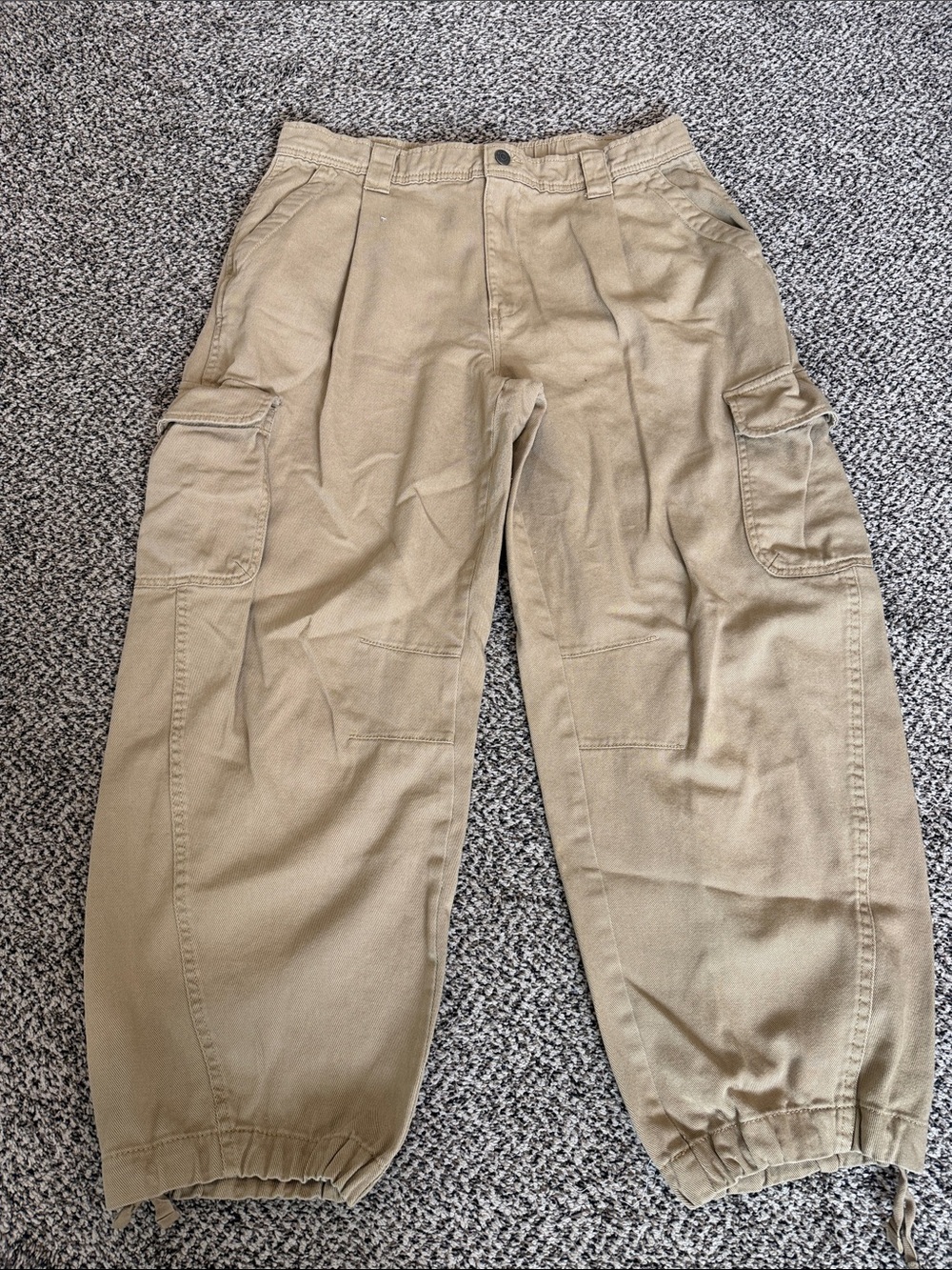 Old Navy barrel cargo